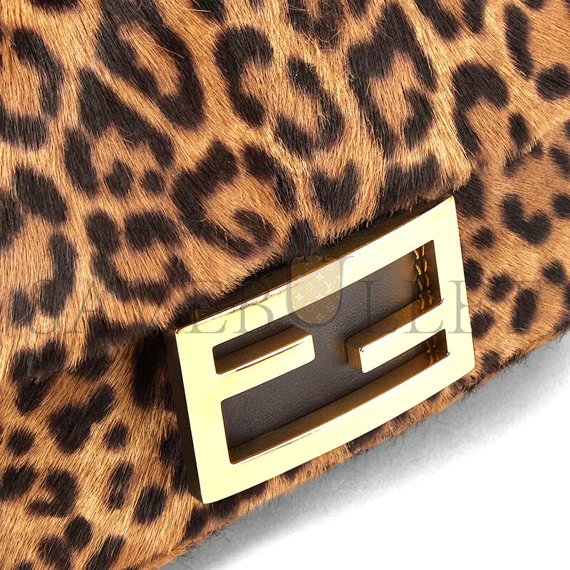 F**di baguette mini printed cavallino calfskin bag 8bs017aydyf0a6e (20*13*5cm)